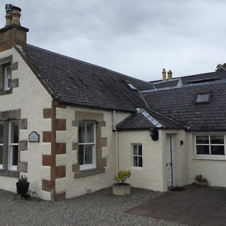 Three-Bedroom Old Cottage Free Parking إينفيرنيس المظهر الخارجي الصورة