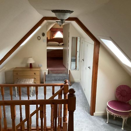 Three-Bedroom Old Cottage Free Parking إينفيرنيس المظهر الخارجي الصورة