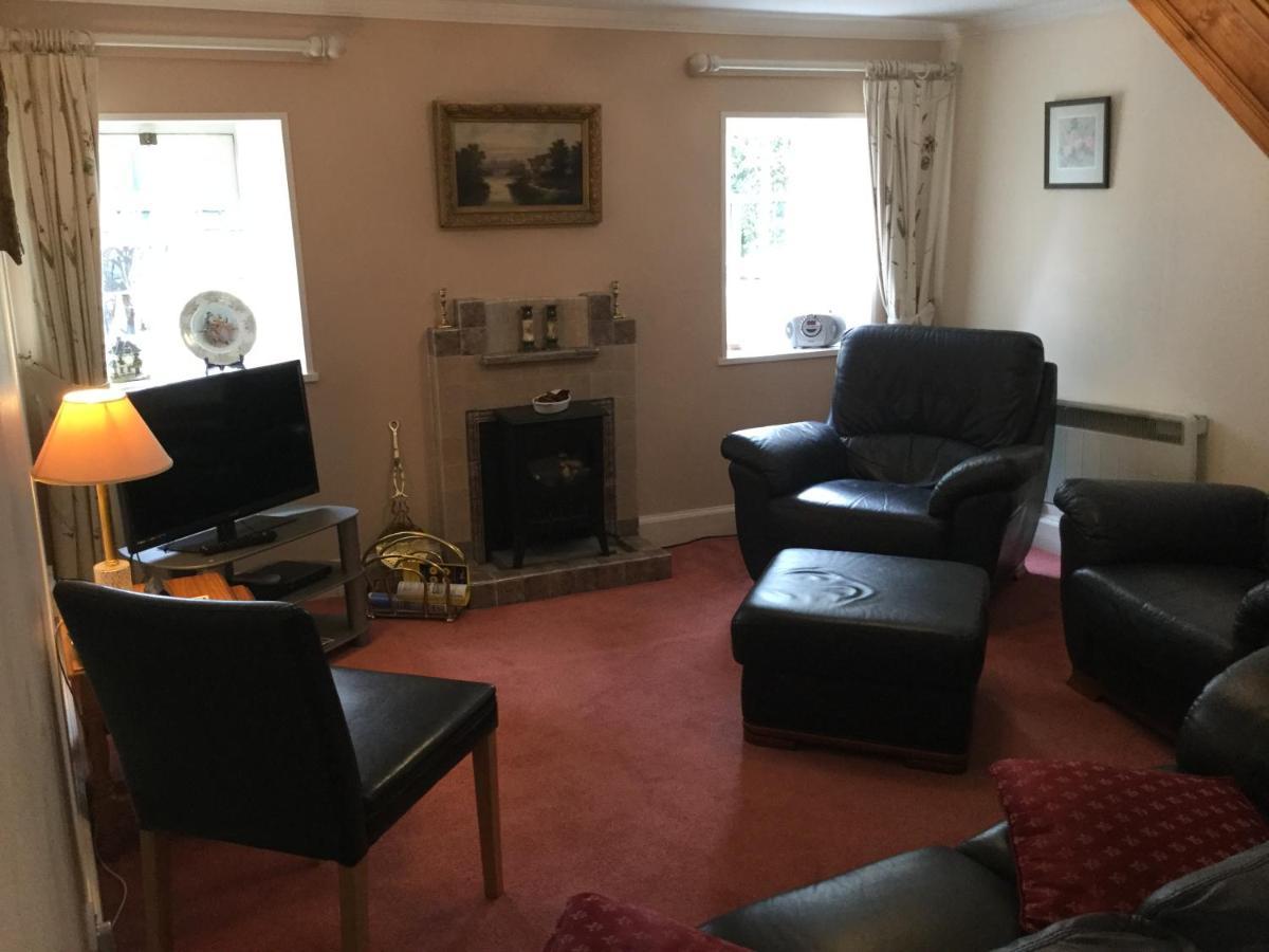Three-Bedroom Old Cottage Free Parking إينفيرنيس المظهر الخارجي الصورة
