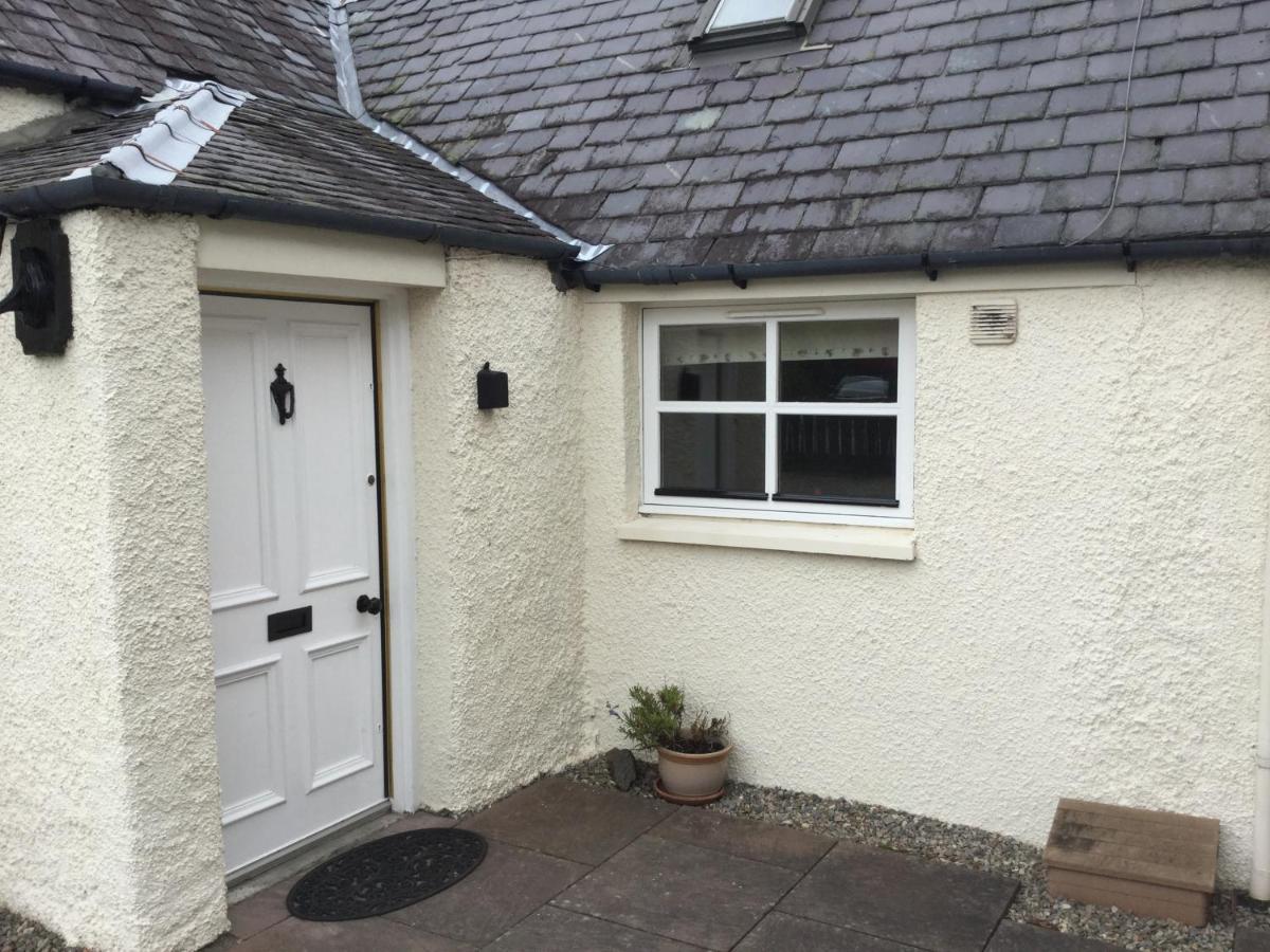Three-Bedroom Old Cottage Free Parking إينفيرنيس المظهر الخارجي الصورة