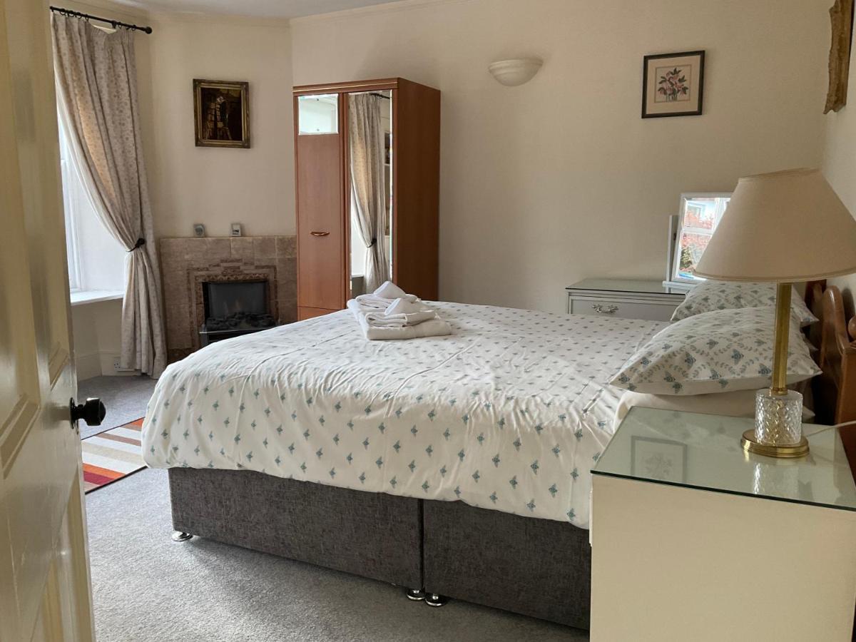Three-Bedroom Old Cottage Free Parking إينفيرنيس المظهر الخارجي الصورة