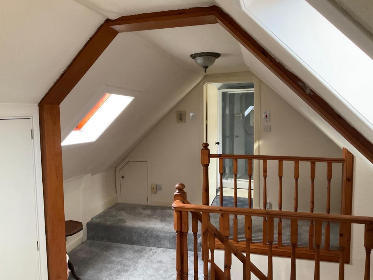 Three-Bedroom Old Cottage Free Parking إينفيرنيس المظهر الخارجي الصورة